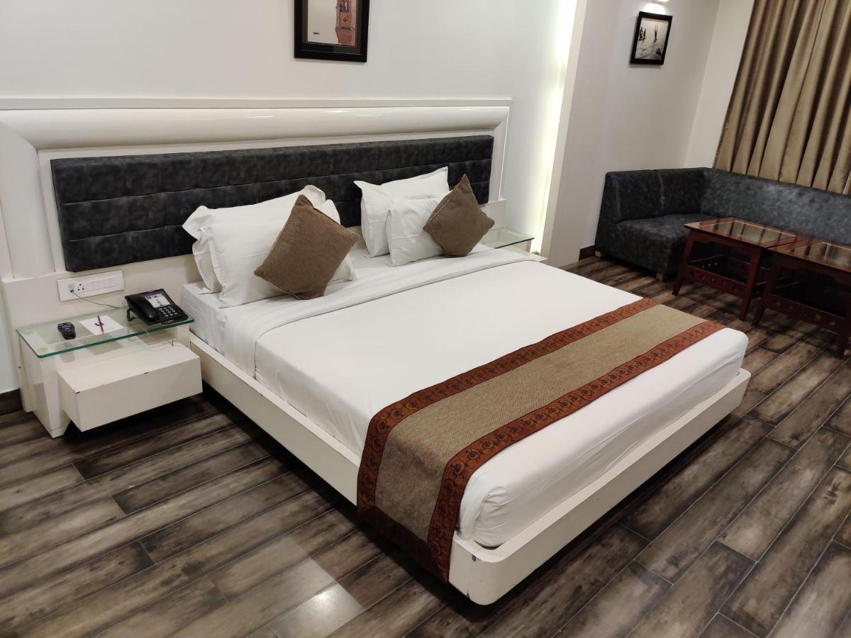 Comfort Inn Benares Varanasi Exterior foto