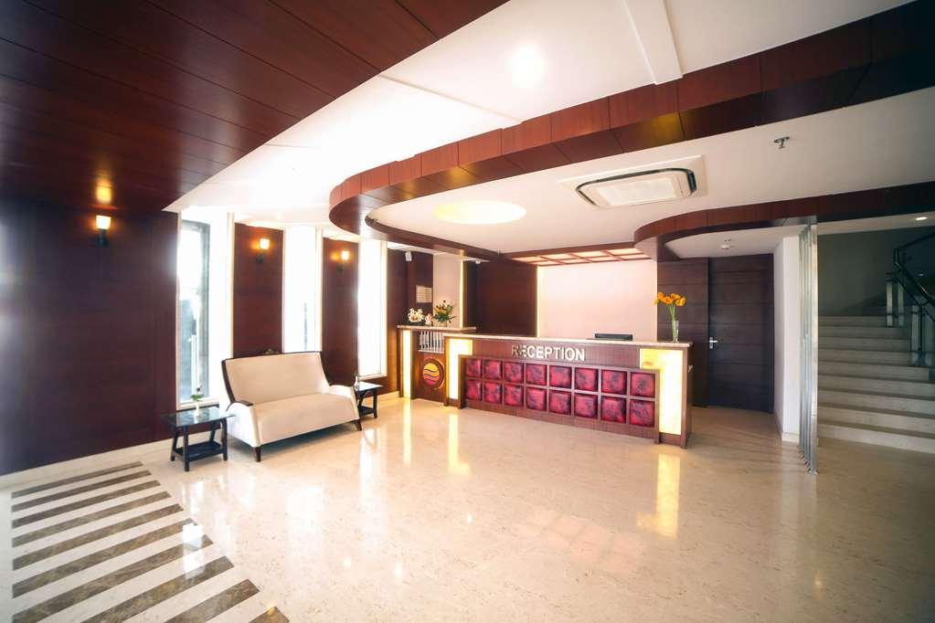 Comfort Inn Benares Varanasi Interior foto