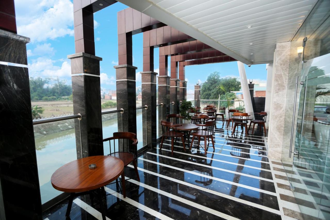 Comfort Inn Benares Varanasi Exterior foto