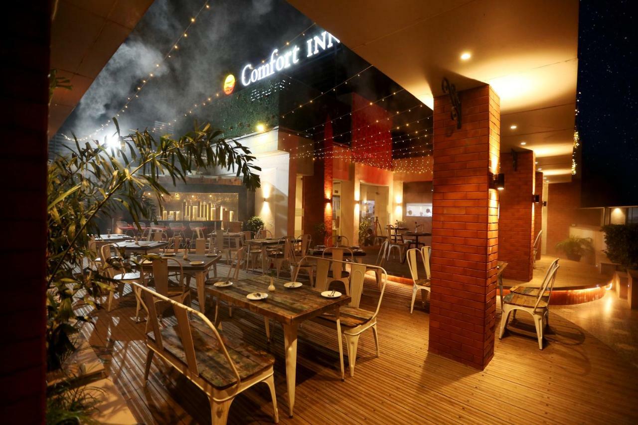 Comfort Inn Benares Varanasi Exterior foto
